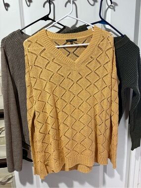 Women's V-Neck Textured Knit Sweater - Mustard